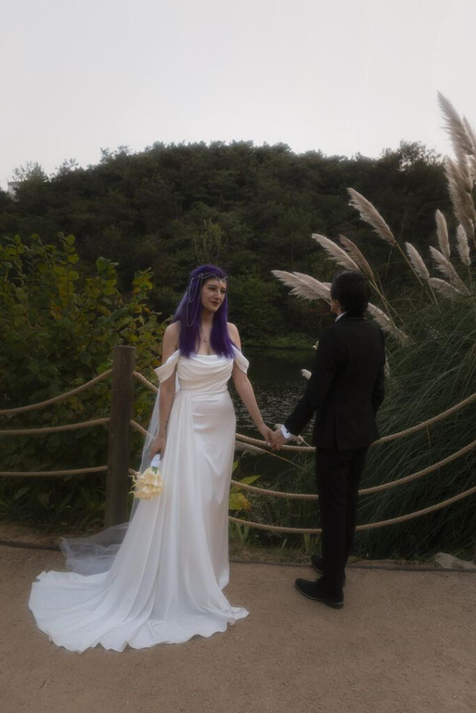 Bu özel Arwen tiara modeli, Brovko Collection tarafından bridal styling, editorial çekimler ve kişiye özel tasarım anlayışıyla üretildi.
